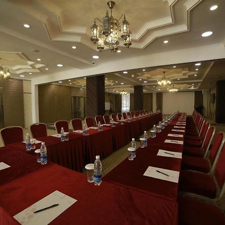 Jannat Regency Jalal-Abad Hotel Buitenkant foto